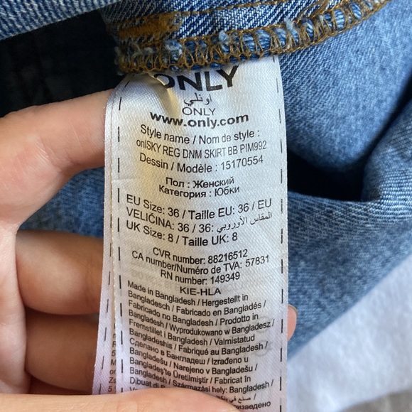 Only distressed denim skirt with slit - Picture 7 of 13